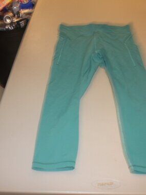 Teal Green Lululemun Power Thru Crop Size 12